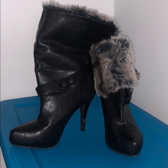 Black faux fur booties - Picture 2 of 4